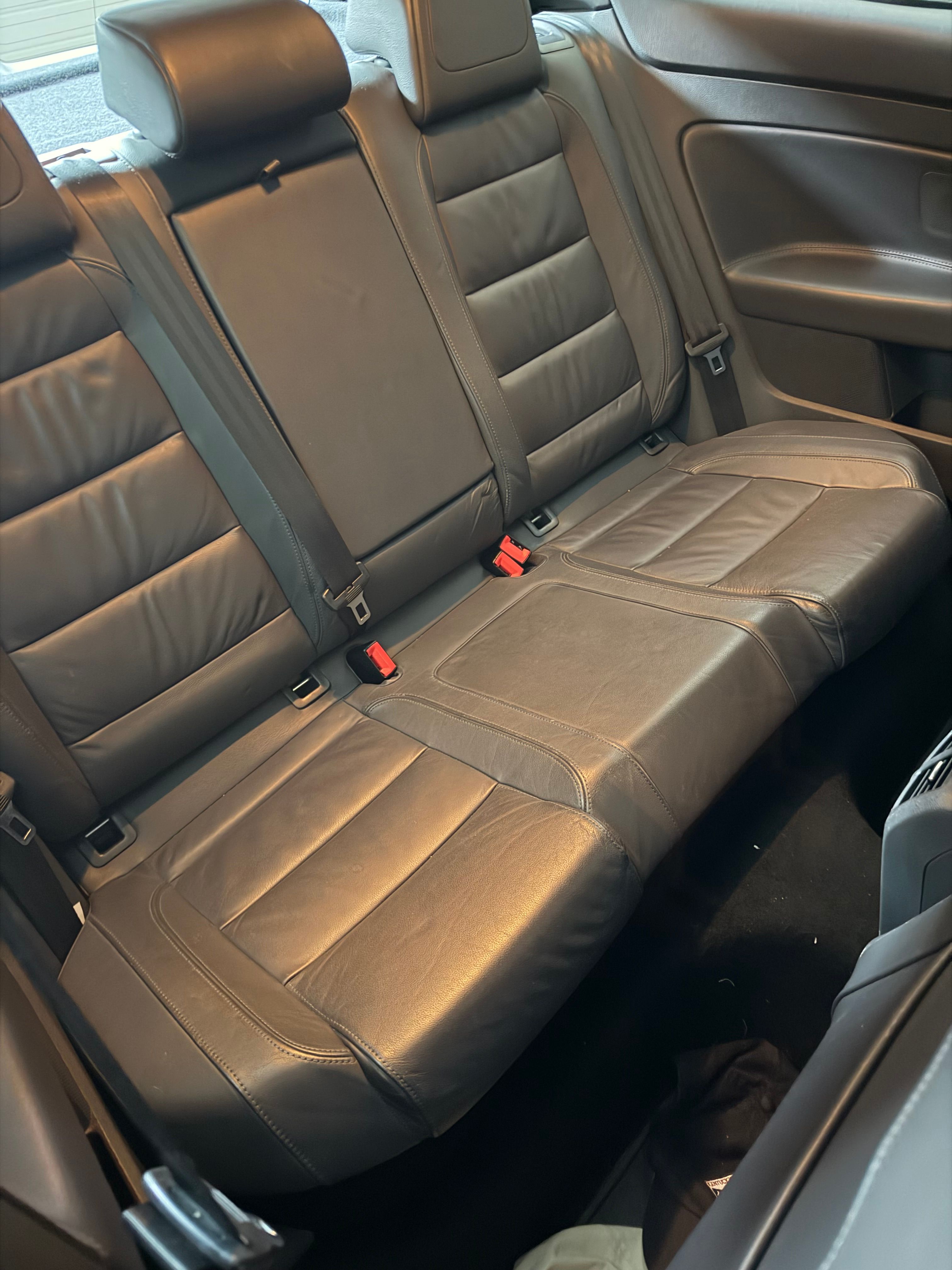 Used 2008 Volkswagen R32 AWD/4WD image 17