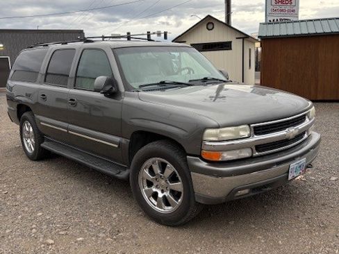 Used 2001 Chevrolet Suburban LT w/ LT Preferred Equipment Group image 2