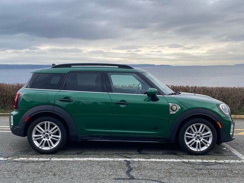 Used 2023 MINI Cooper Countryman SE w/ Storage Package image 2