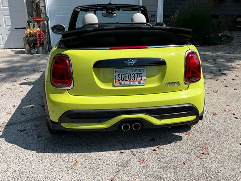 Used 2023 MINI Cooper S w/ Signature Upholstery Package image 5