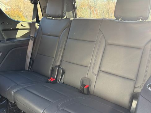 Used 2024 Chevrolet Tahoe LT w/ LT Signature Plus Package image 5