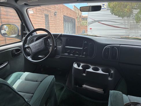 Used 1998 Dodge B1500 RWD image 8
