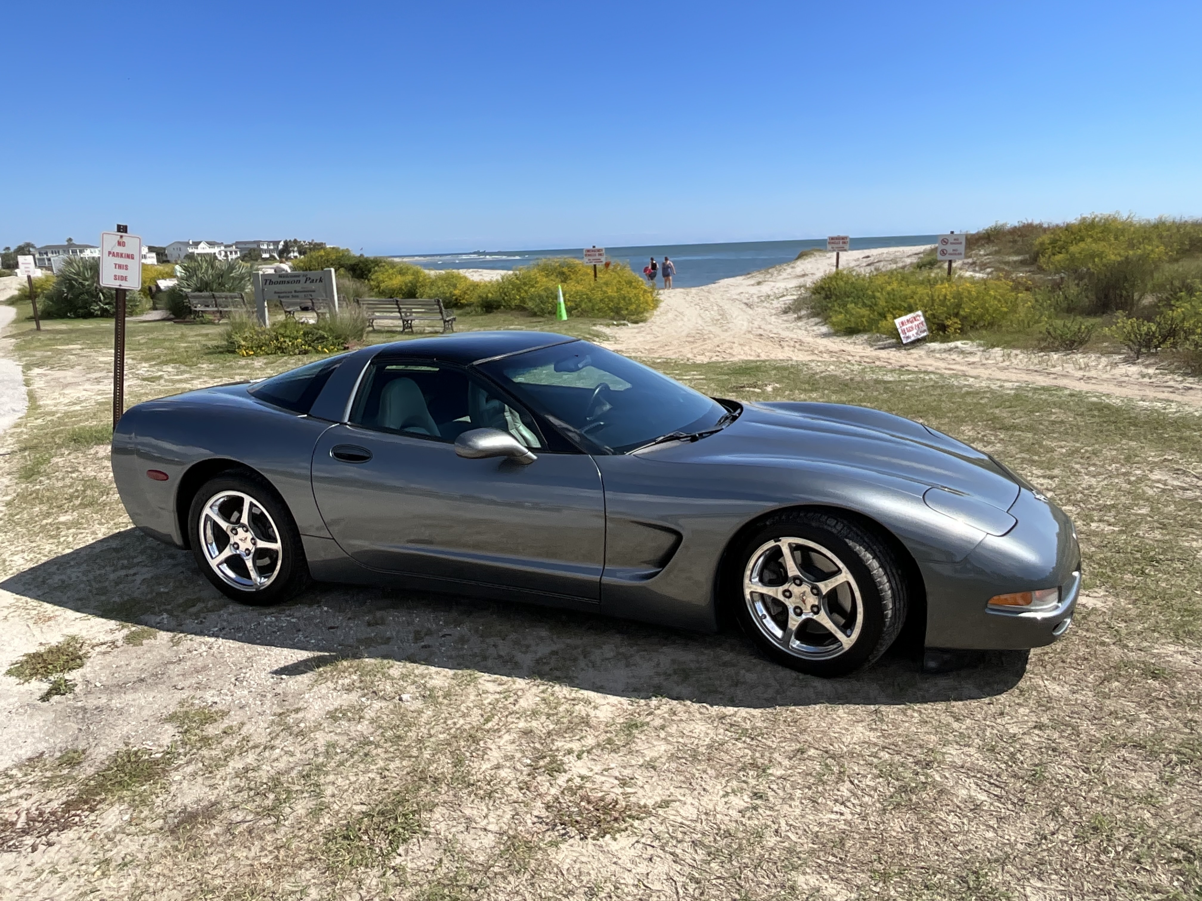 Used 2003 Chevrolet Corvette Coupe w/ Preferred Equipment Group RWD image 4