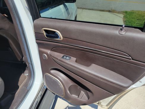 Used 2014 Jeep Grand Cherokee Summit w/ Trailer Tow Group IV image 21