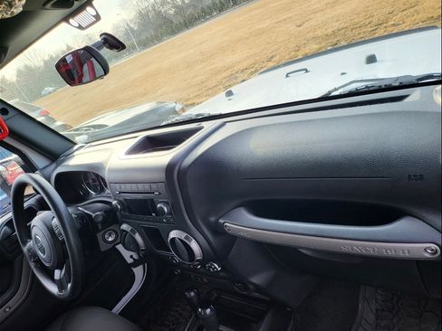 Used 2017 Jeep Wrangler Sport image 14