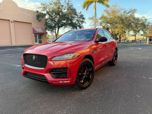 Used 2018 Jaguar F-PACE R-Sport image 5