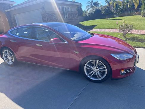 Used 2015 Tesla Model S 85D image 8