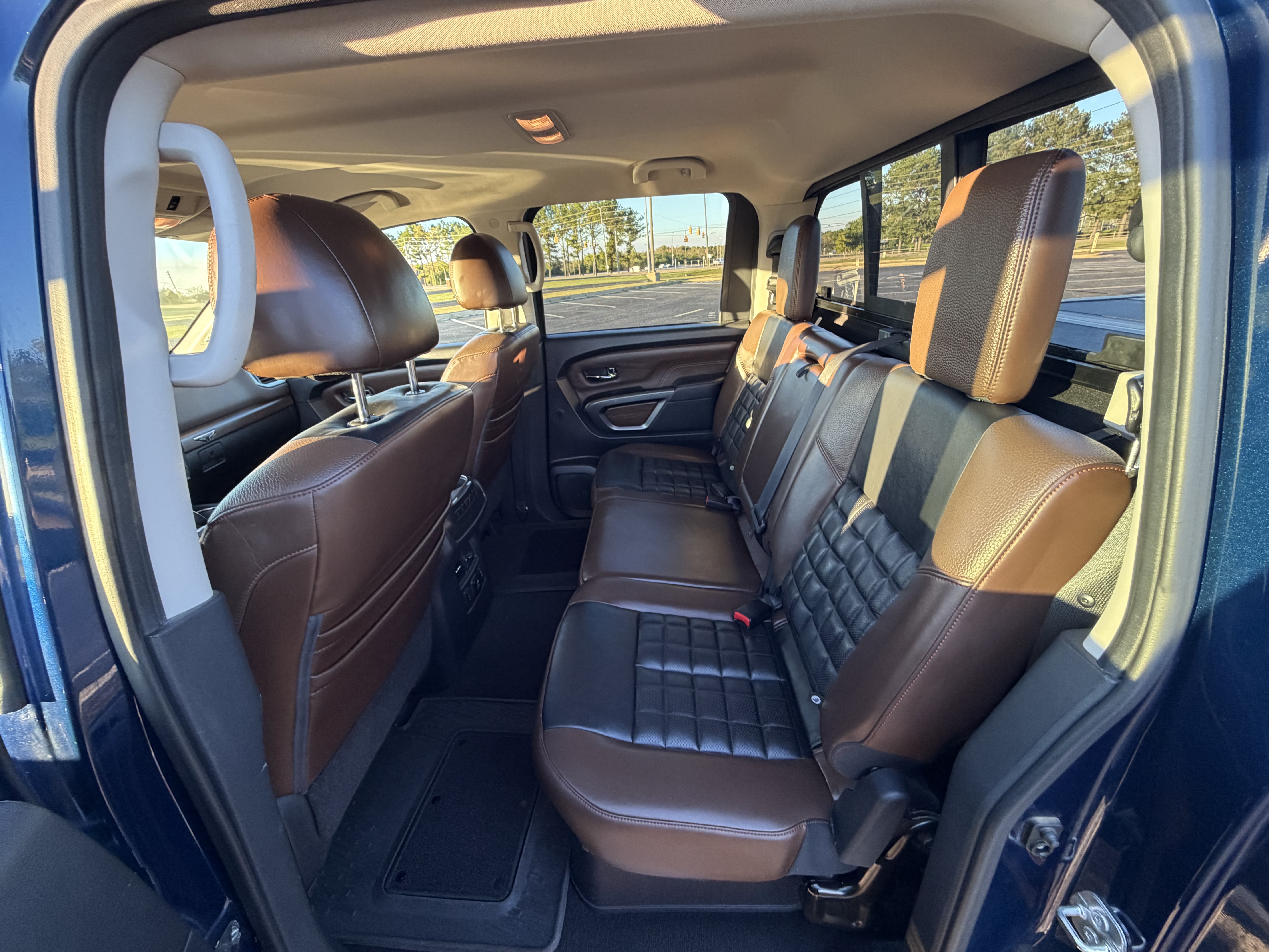 Used 2018 Nissan Titan Platinum Reserve w/ Platinum Utility Package AWD/4WD image 19