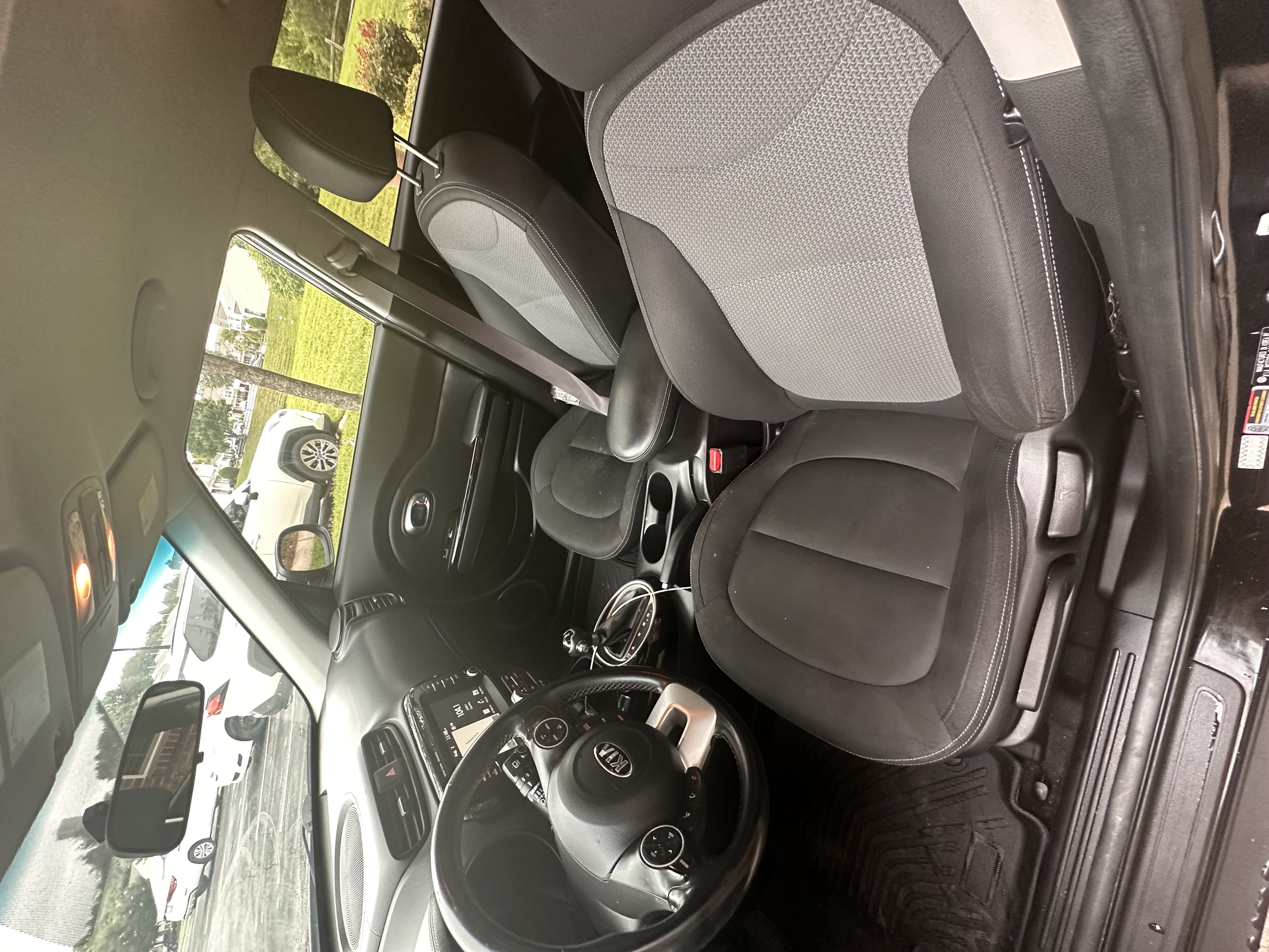 Used 2018 Kia Soul + w/ Audio Package FWD image 16
