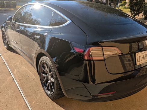 Used 2019 Tesla Model 3 Standard Range Plus image 10