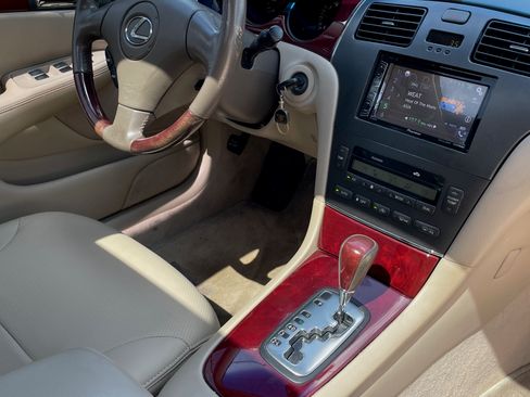 Used 2002 Lexus ES 330 FWD image 19