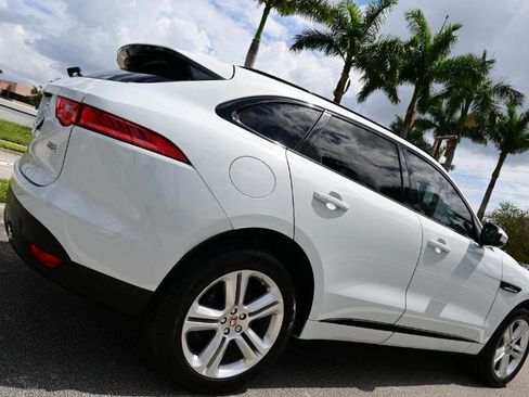Used 2017 Jaguar F-PACE R-Sport image 6