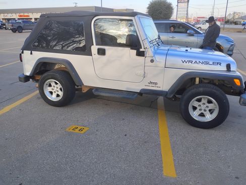 Used 2004 Jeep Wrangler 4WD image 15