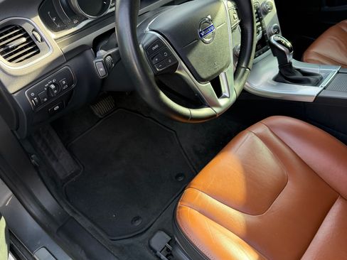 Used 2017 Volvo S60 T5 Inscription image 6