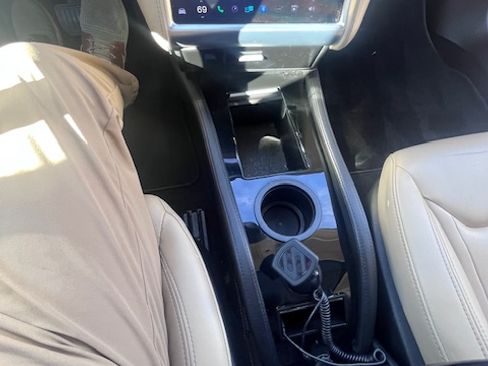 Used 2015 Tesla Model S 85D image 12