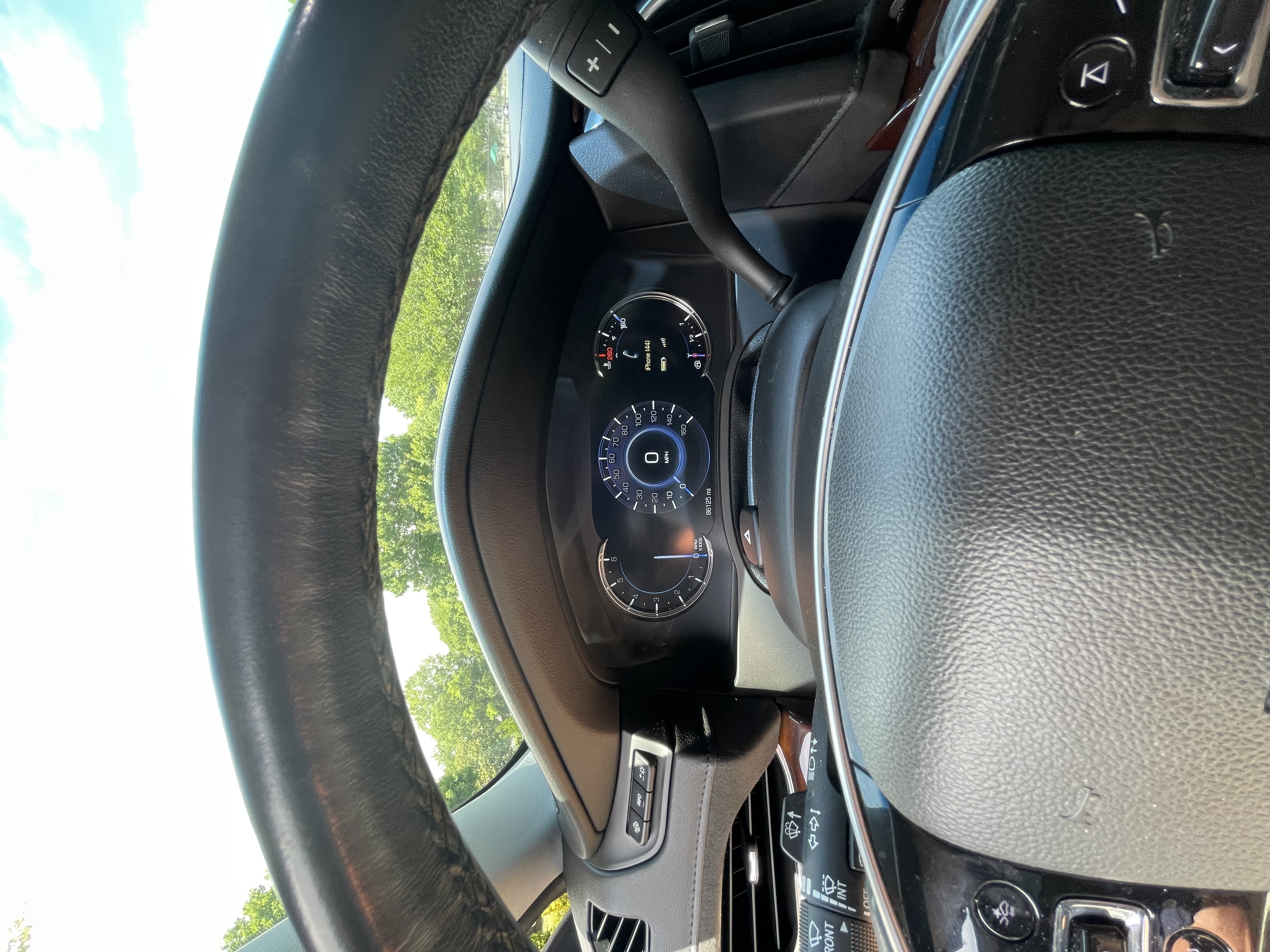 Used 2019 Cadillac Escalade Luxury AWD/4WD image 11