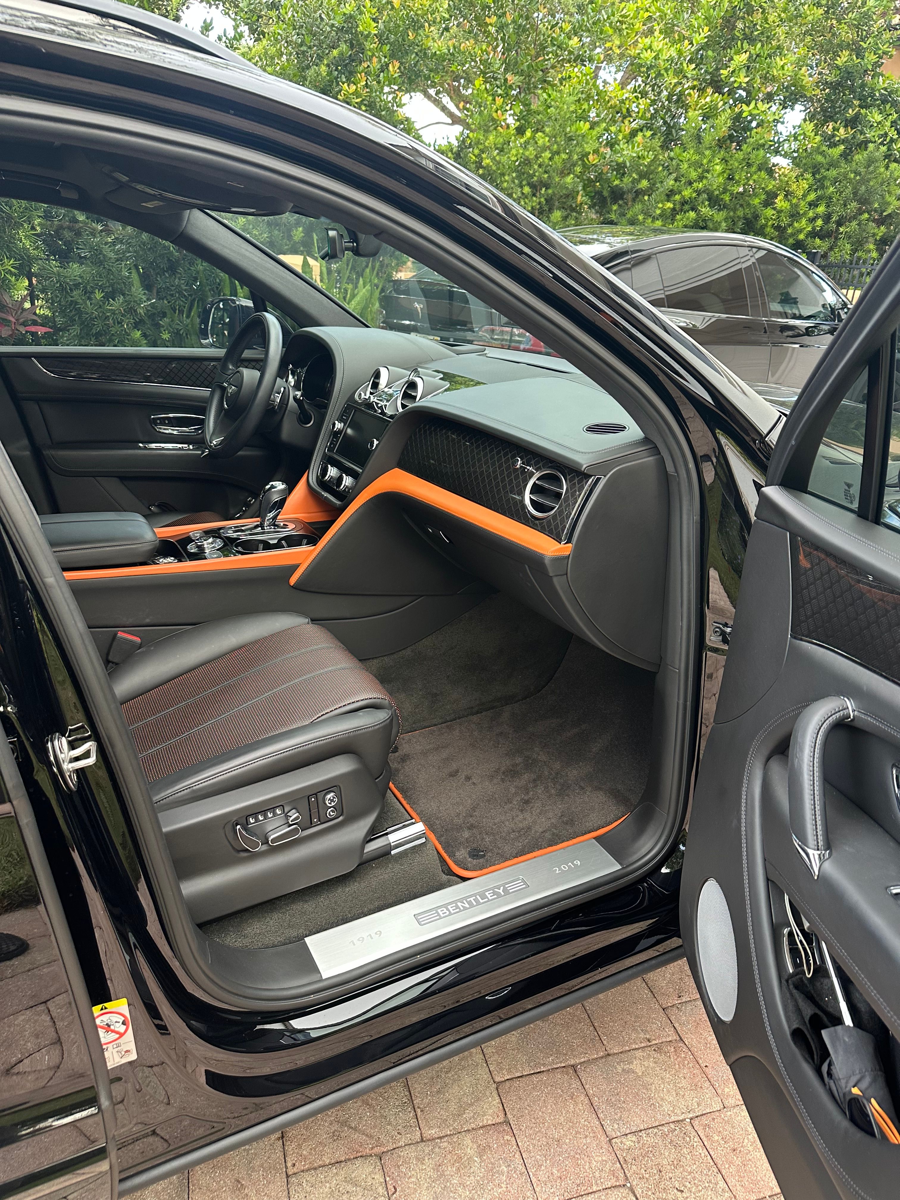 Used 2020 Bentley Bentayga AWD/4WD image 15