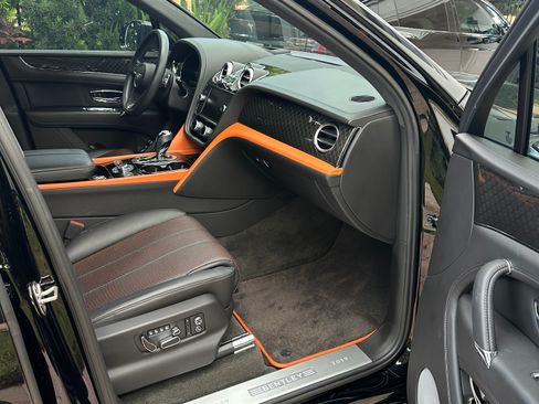 Used 2020 Bentley Bentayga AWD/4WD image 15