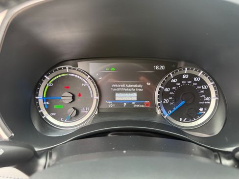 Used 2024 Toyota Highlander XLE AWD/4WD image 16