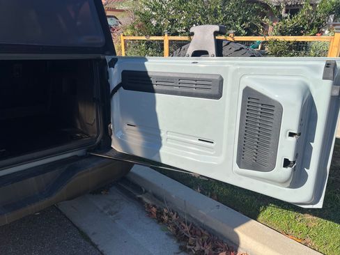 Used 2022 Ford Bronco Black Diamond image 6