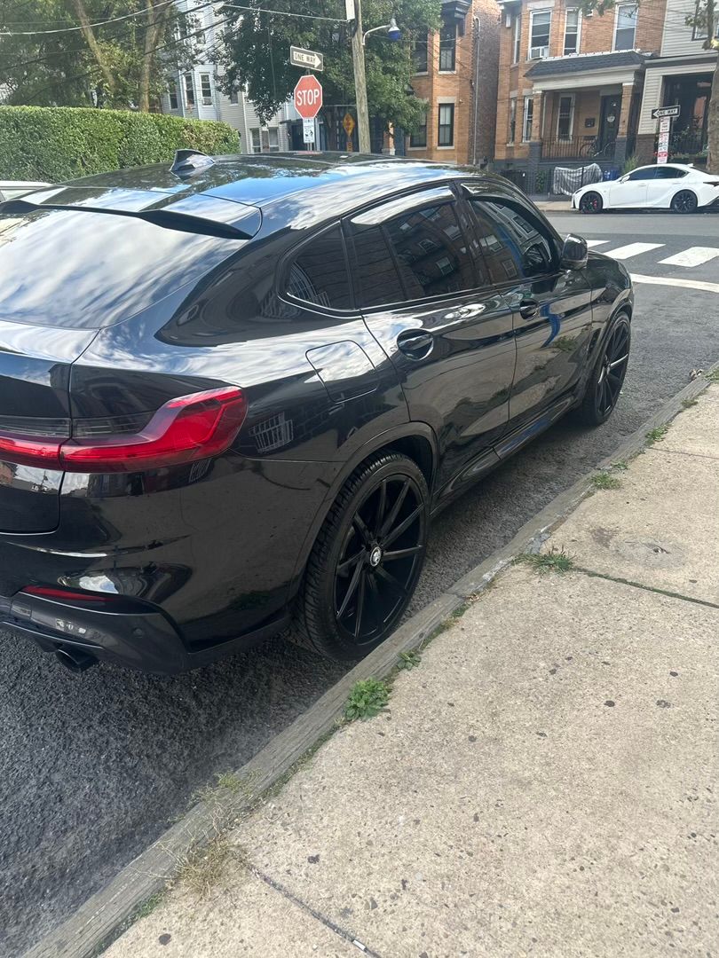 Used 2021 BMW X4 xDrive30i w/ M Sport Package AWD/4WD image 11