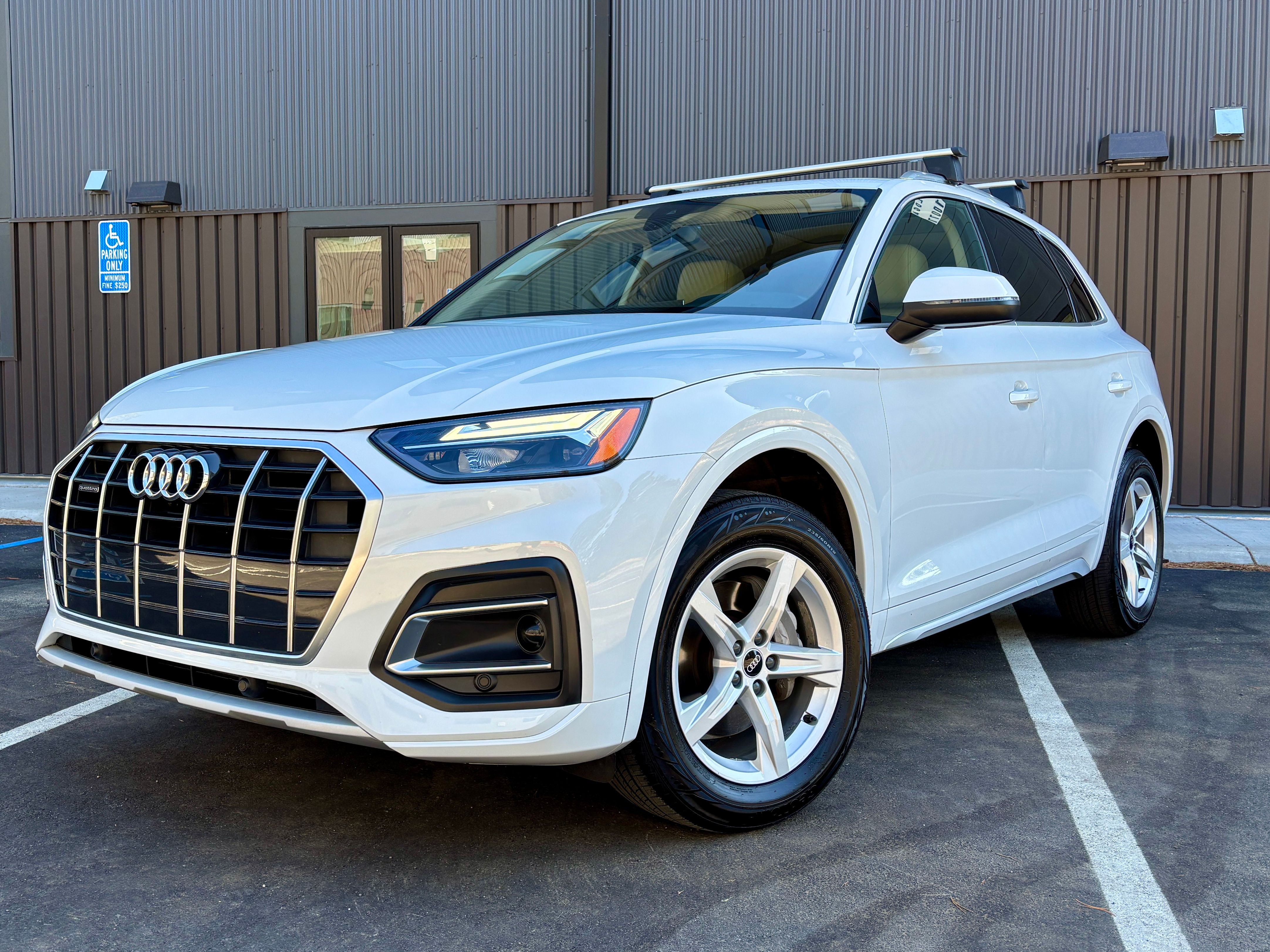 Used 2021 Audi Q5 2.0T Premium w/ Convenience Package AWD/4WD image 1