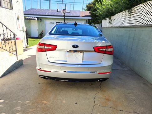 Used 2016 Kia Cadenza Premium w/ Luxury Plus Package image 2