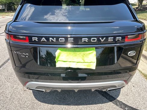 Used 2018 Land Rover Range Rover Velar R-Dynamic SE image 4