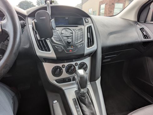 Used 2014 Ford Focus SE w/ Equipment Group 201A image 5