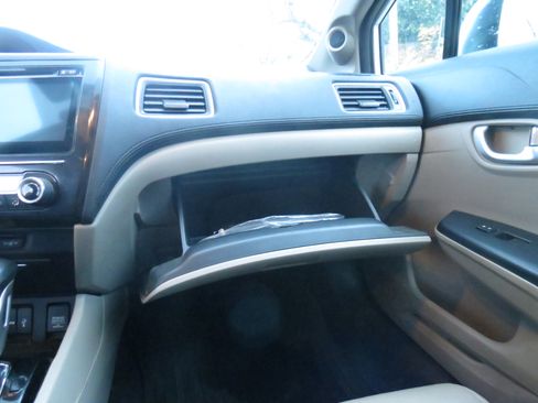 Used 2015 Honda Civic Hybrid Sedan image 18