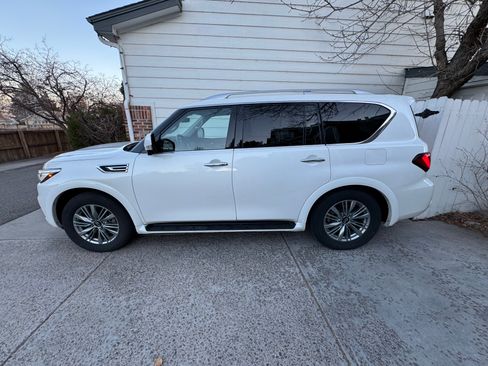 Used 2021 INFINITI QX80 Luxe image 2