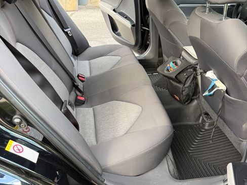 Used 2018 Toyota Camry LE w/ Audio Package FWD image 11