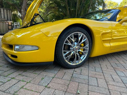Used 2003 Chevrolet Corvette Convertible w/ Preferred Equipment Group1 image 13