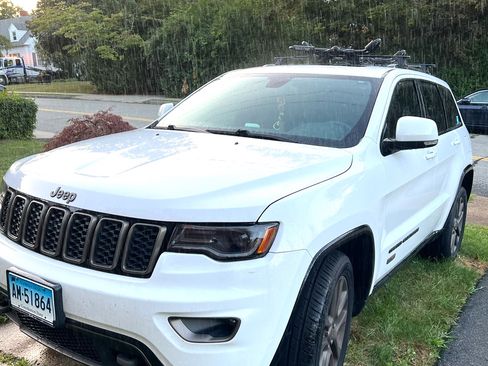 Used 2016 Jeep Grand Cherokee Limited 75th Anniversary AWD/4WD image 14