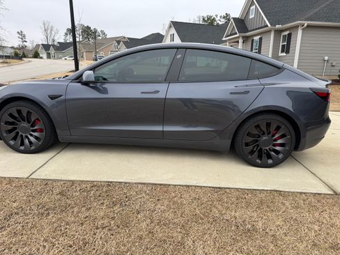 Used 2023 Tesla Model 3 Performance image 5