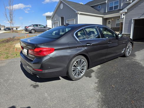 Used 2017 BMW 540i xDrive image 12