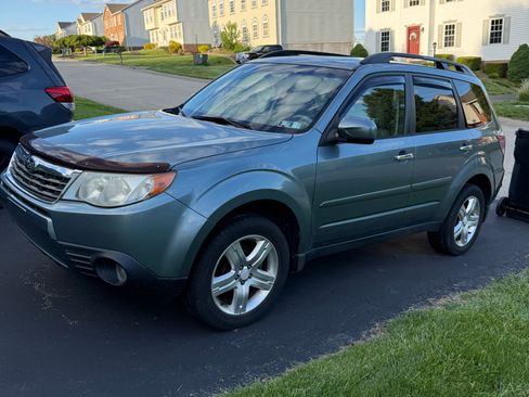 Used 2010 Subaru Forester 2.5X Limited AWD/4WD image 4