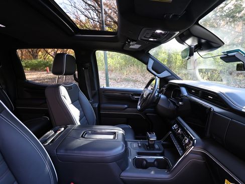 Used 2022 GMC Sierra 1500 AT4X image 10