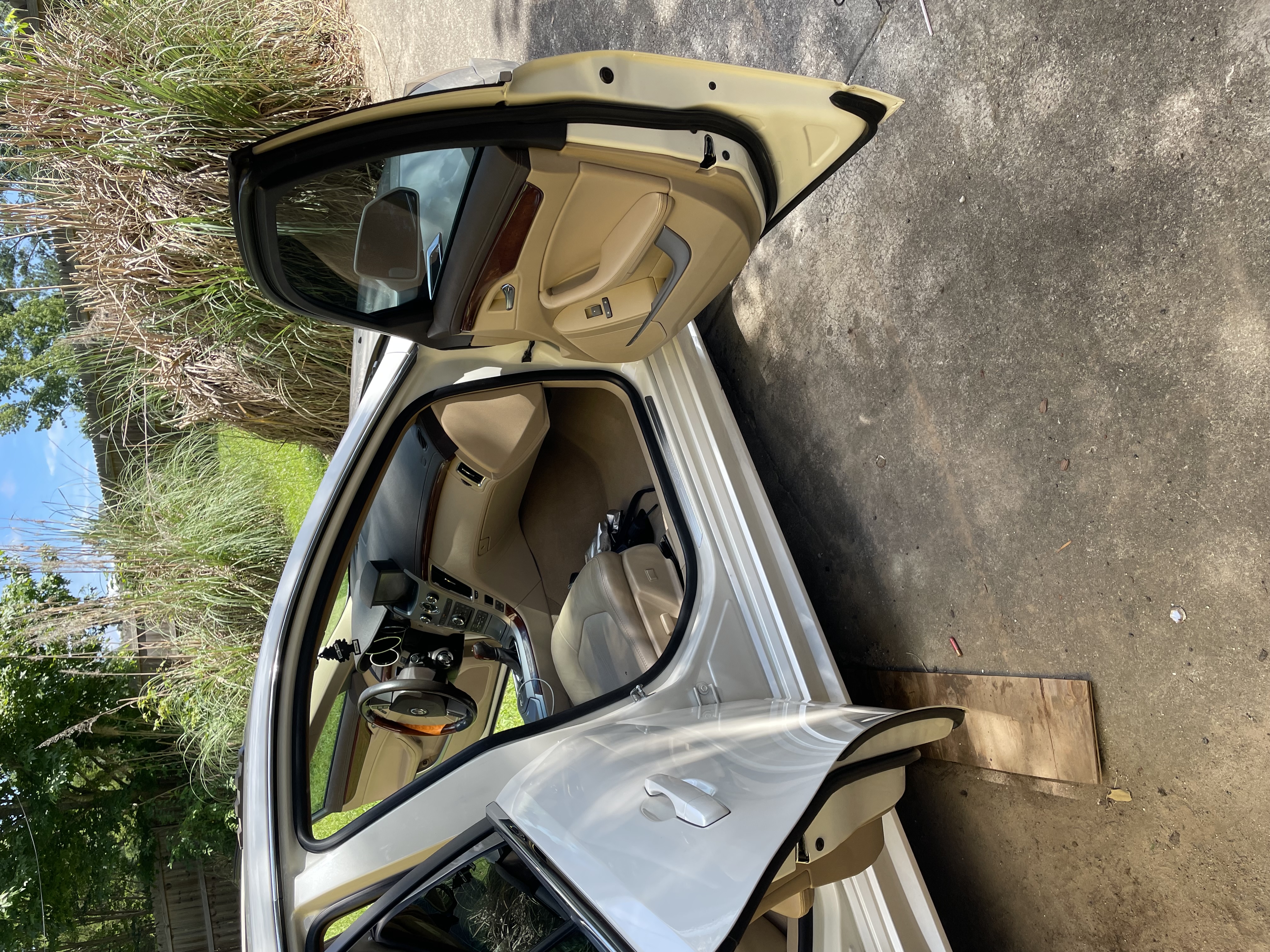 Used 2011 Cadillac CTS Premium RWD image 10