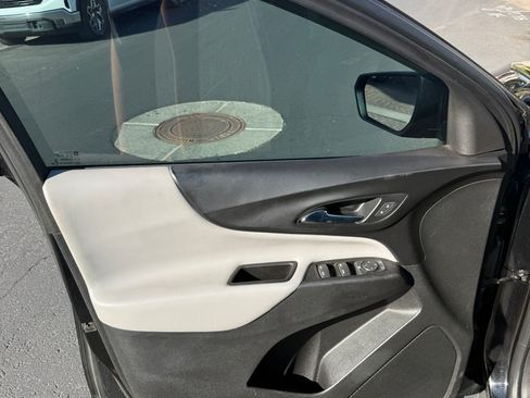 Used 2019 Chevrolet Equinox LS FWD image 26