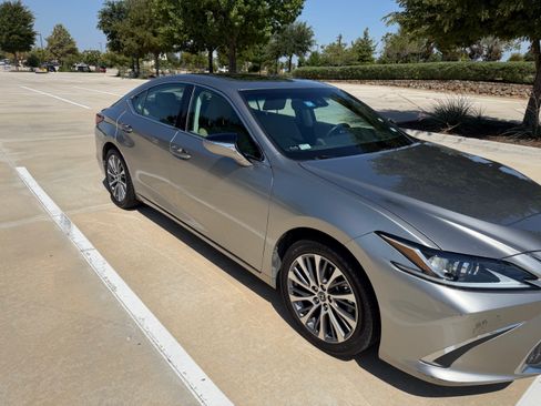 Used 2019 Lexus ES 350 w/ Premium Package FWD image 5
