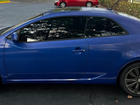 Used 2011 Kia Forte Koup SX FWD image 4