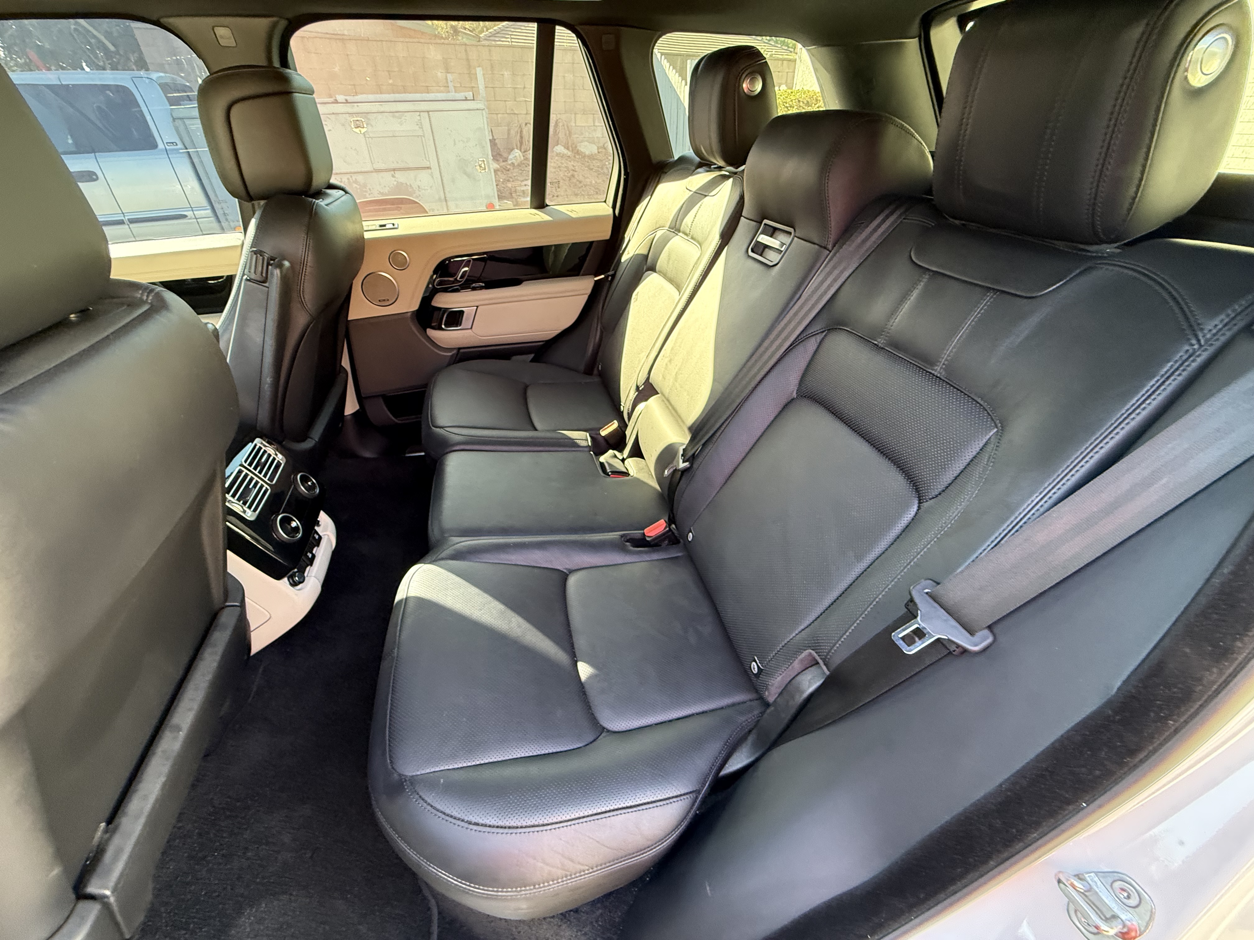 Used 2019 Land Rover Range Rover Supercharged AWD/4WD image 8
