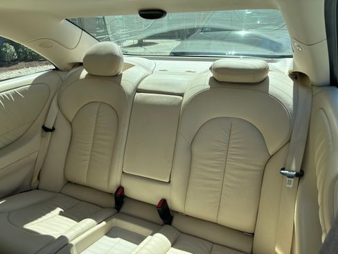 Used 2009 Mercedes-Benz CLK 350 Coupe image 9