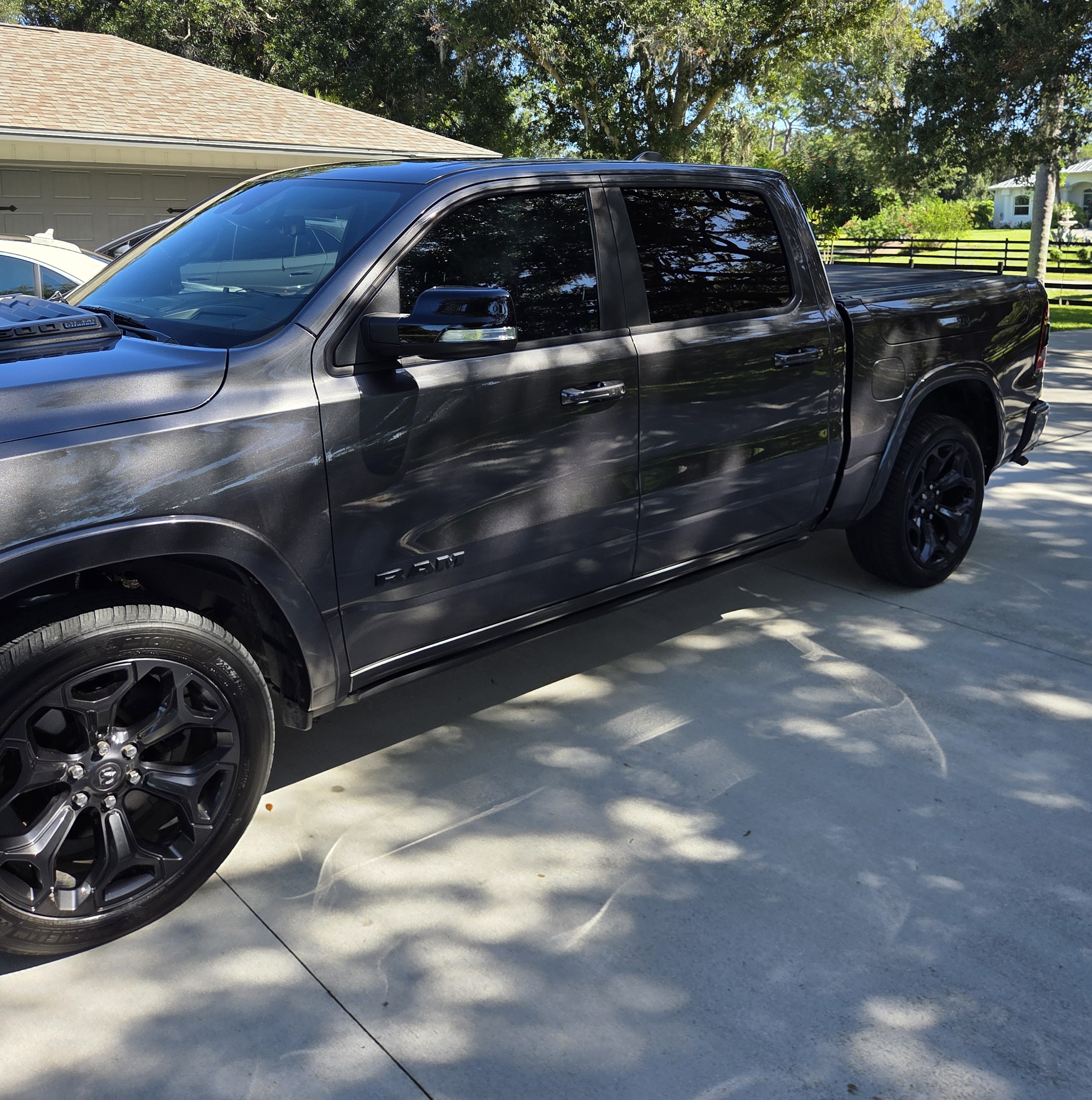 Used 2021 RAM 1500 Limited w/ Night Edition AWD/4WD image 9