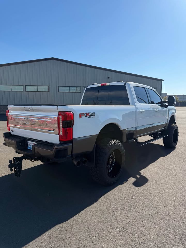 Used 2023 Ford F350 King Ranch AWD/4WD image 11