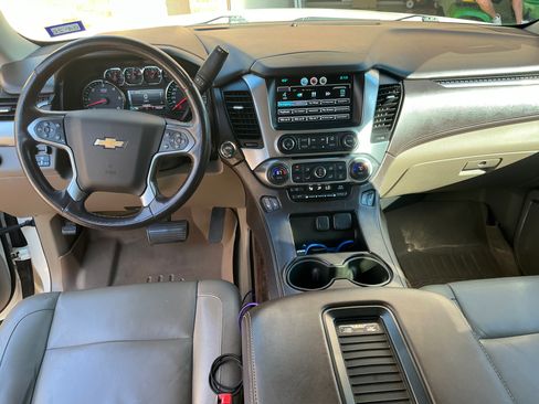 Used 2015 Chevrolet Suburban LT w/ Luxury Package image 13