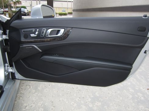 Used 2017 Mercedes-Benz SL 450 image 11