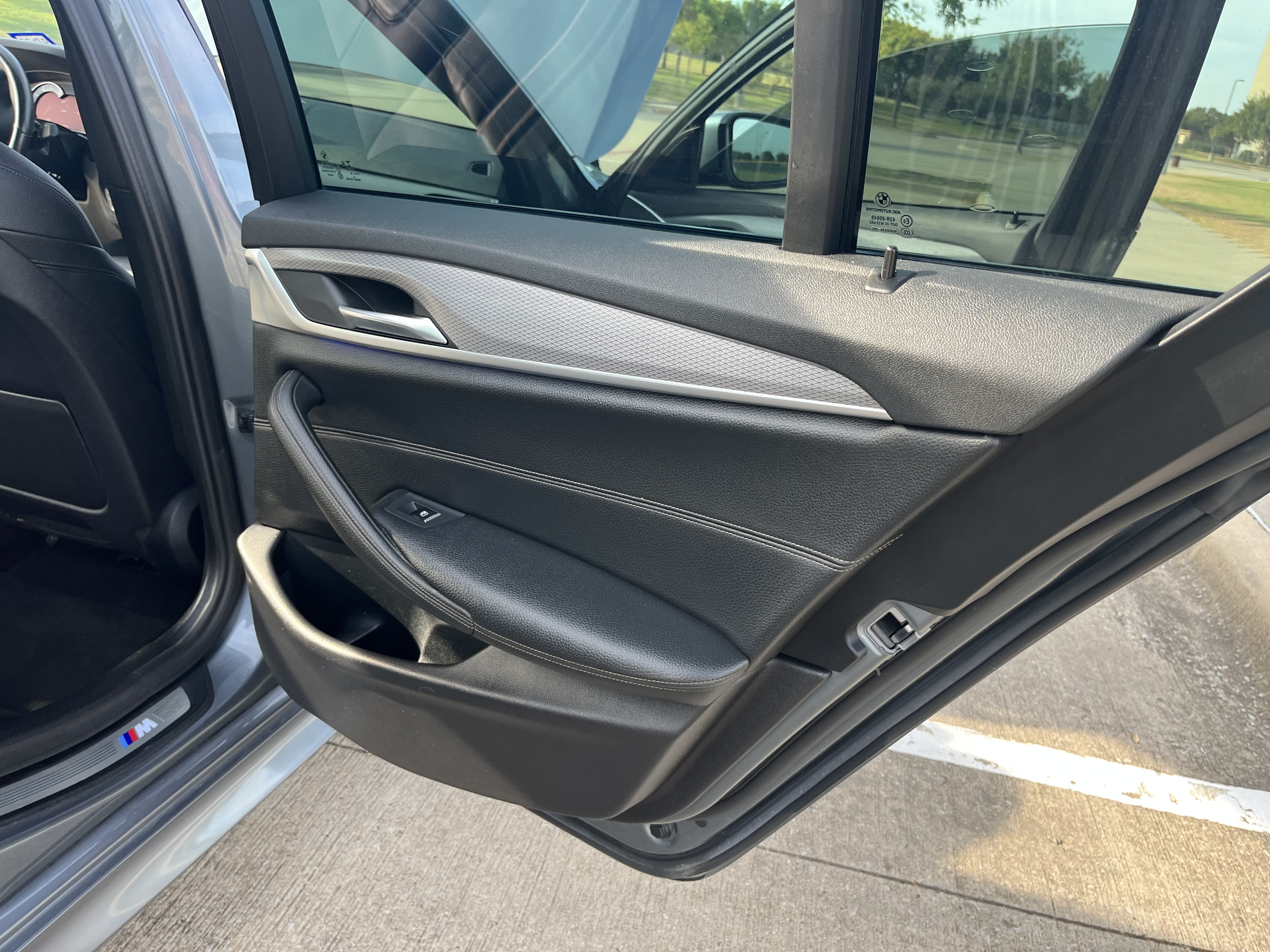 Used 2019 BMW 530i w/ M Sport Package RWD image 9