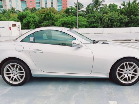 Used 2009 Mercedes-Benz SLK 300 image 8